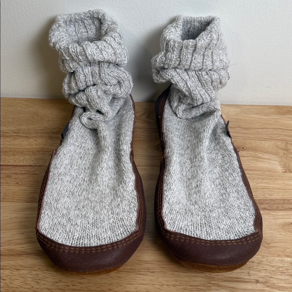 Acorn Cream and Brown Men's Casual Slipper Socks